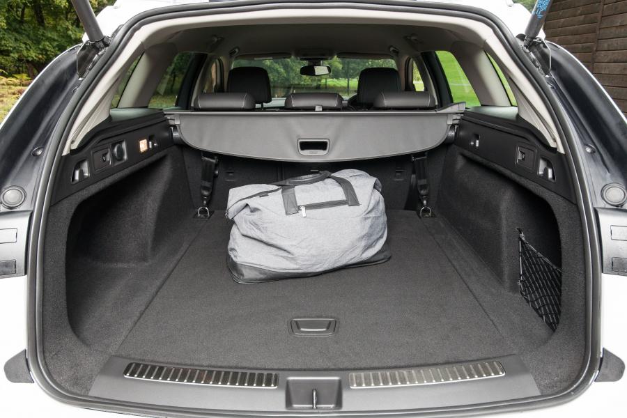 Багажник Vauxhall Insignia Country Tourer Turbo D 4x4 2017 года  (фото 7 из 21)